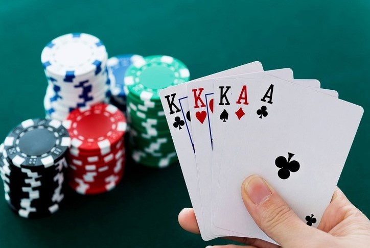 Kinh nghiệm tham gia hoàn hảo game bài Poker đình đám 1 Kinh nghiệm tham gia hoàn hảo game bài Poker đình đám